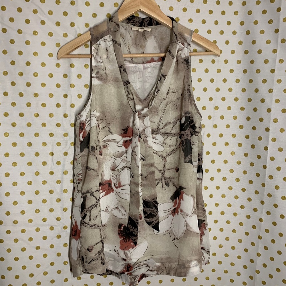 entro floral sleeveless blouse career size S